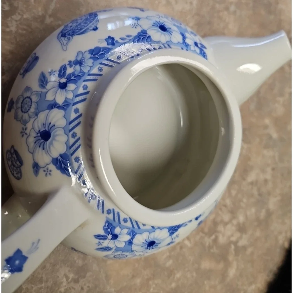 Andrea By Sadek teapot andrea